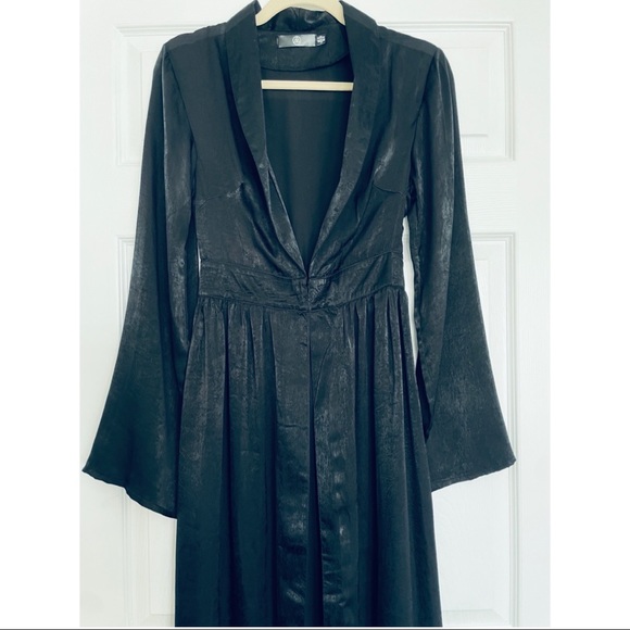 MISSGUIDED Hook Corset Liquid Satin Duster Coat - Picture 6 of 14